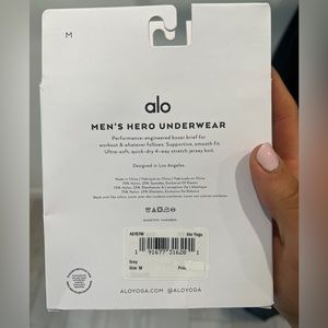 Alo Yoga Men’s Hero Underwear in grey size M
